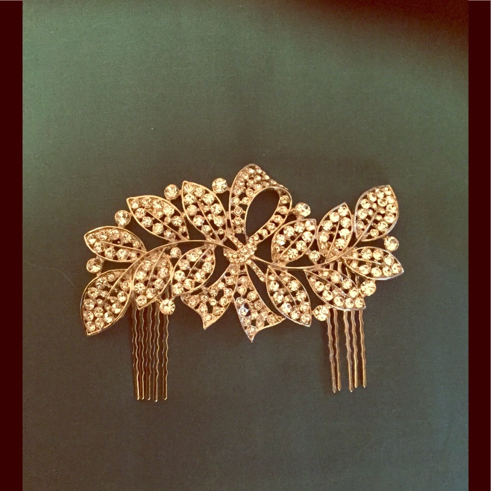 Silver Tone Crystal Hair Comb